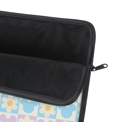 Retro Mouse & Daisy Laptop Sleeve