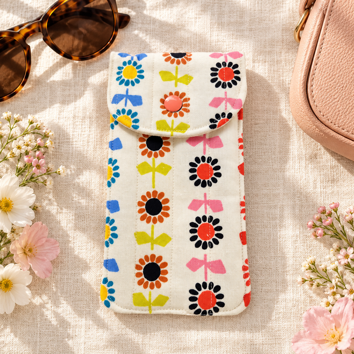 Ivory Retro Floral Quilted Glasses & Sunglasses Case